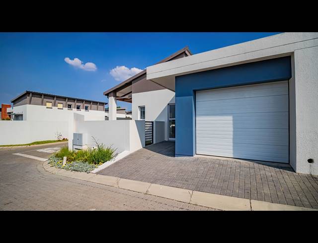 2 BEDROOM TOWNHOUSE FOR SALE IN BROADACRES